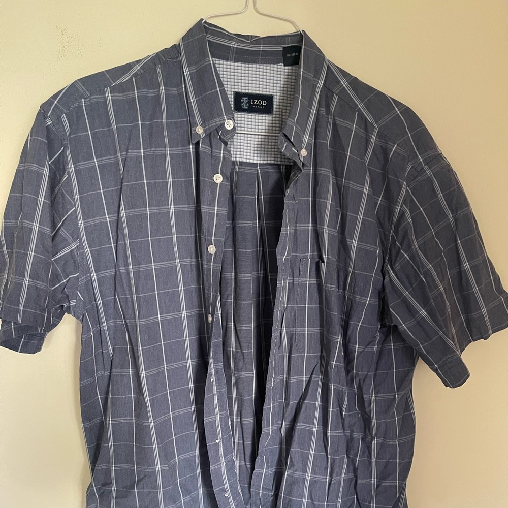 IZod MENS short sleeve shirt